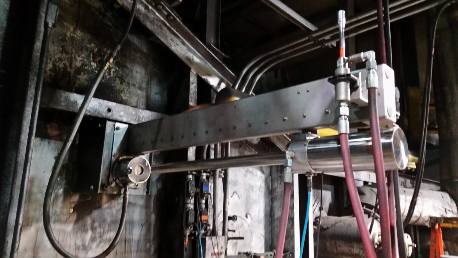 Giám sát lò nung và cán nóng trong ngành thép bằng hệ thống camera Logika