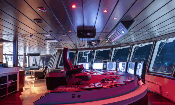 HỆ THỐNG ĐÈN GLAMOX TRONG KHOANG LÁI